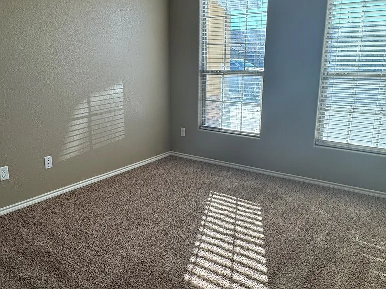 909 Beal Pkwy — Photo 2