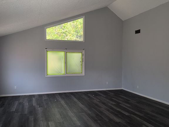 4th image of 41235 Crest Dr