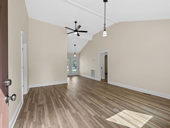4th image of 324 Welchwood Dr