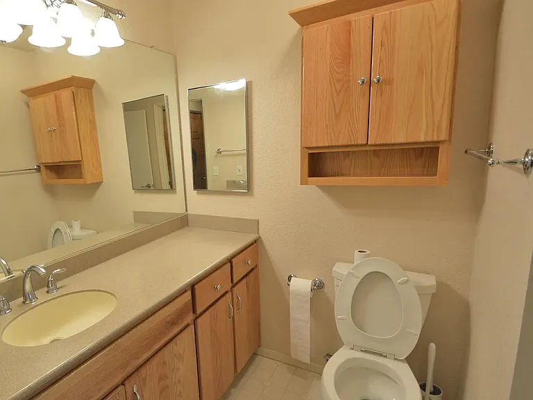 211 Compton Cir #D — Photo 8