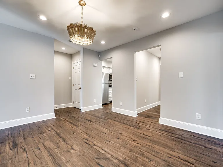 2220 Roswell Ave #B — Photo 5