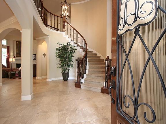 Gorgeous two story foyer.