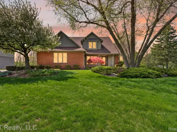 4108 Villager Dr, Orion, MI 48359