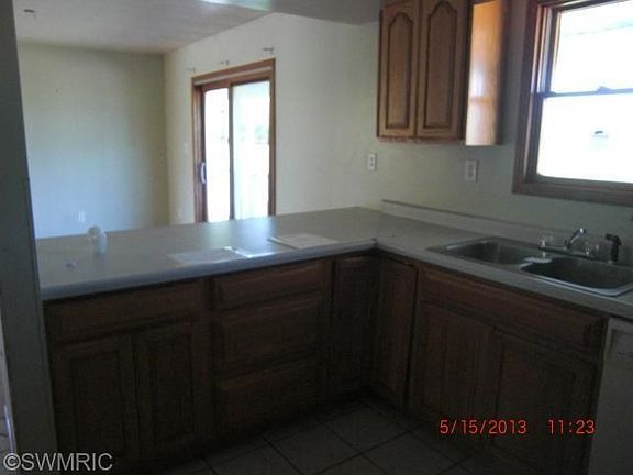 4th image of 12136 S Rich Ave