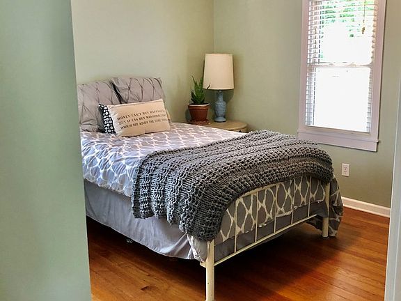 5th image of 135 Killian St