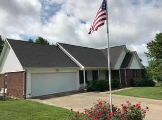 186 Apache Dr, Science Hill, KY 42553