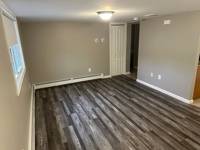495 Winthrop St — Photo 15
