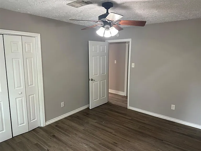 228 Oak Manor Dr — Photo 20