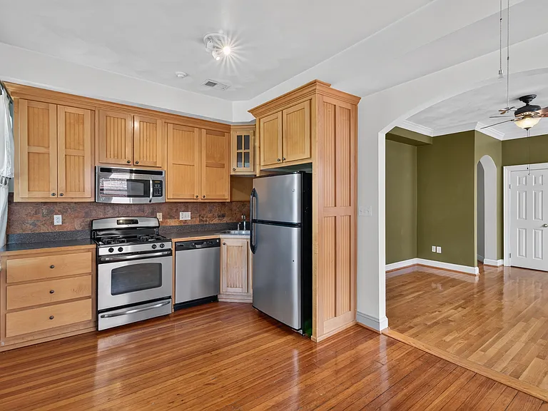 1315 Colonial Ave #1-6 — Photo 2