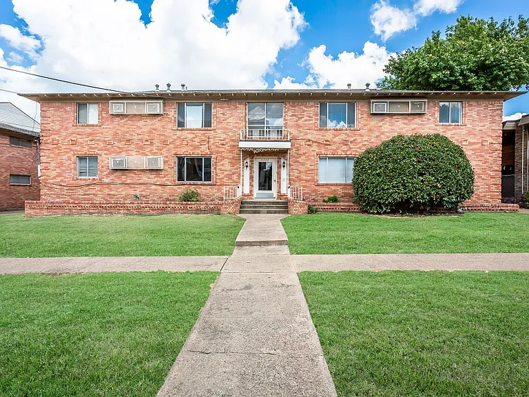 5727 McCommas Blvd — Photo 1