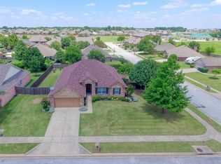 1000 Karen St, Aubrey, TX 76227
