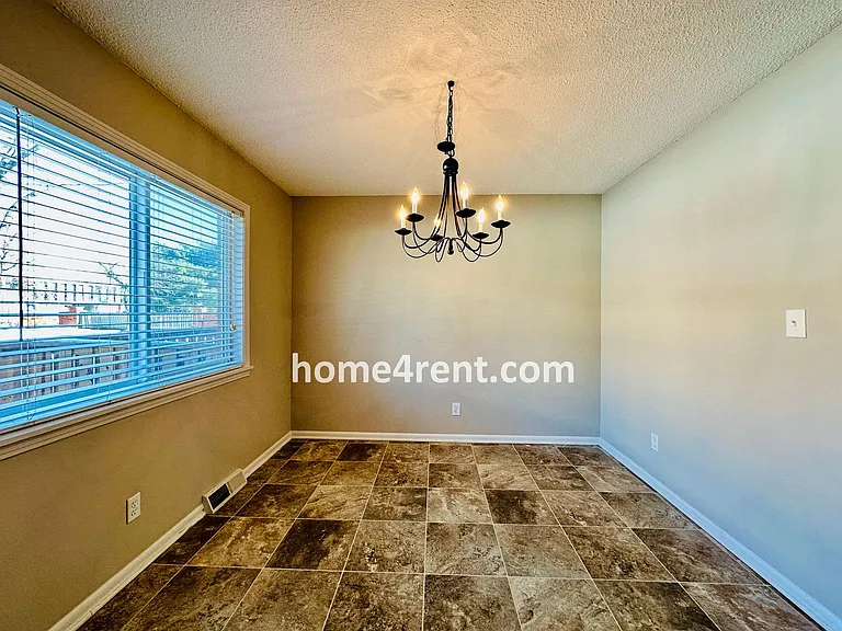 9559 Outlook Dr — Photo 10