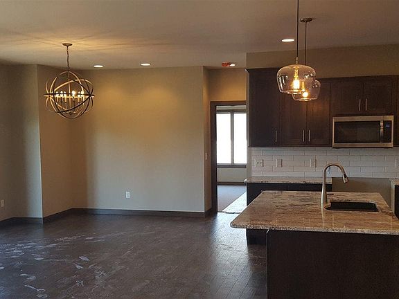 4th image of 7212 S Garden Ct