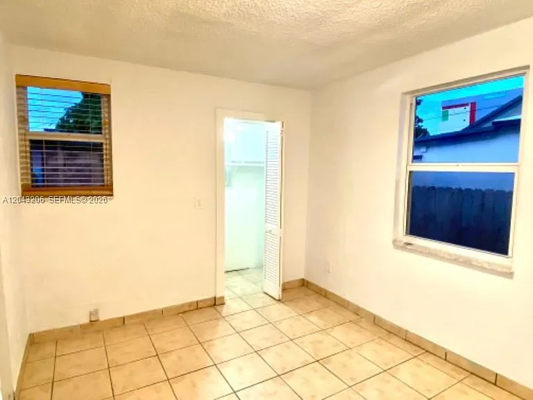 4307 SW 9th St #4307 — Photo 5
