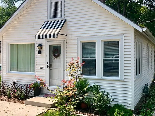 3422 Shore Dr, Burlington, WI 53105