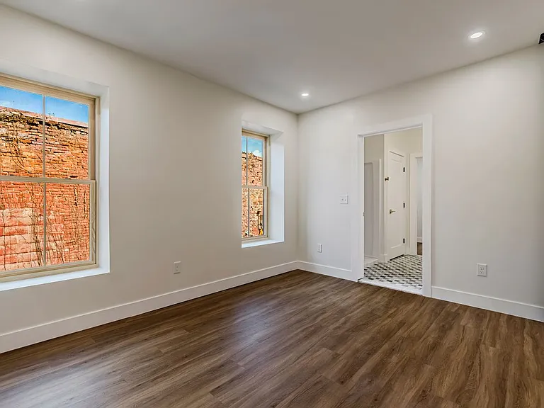 106 Hotel St #1 — Photo 17