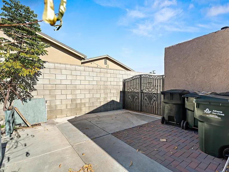 1832 S White Ave #B — Photo 15