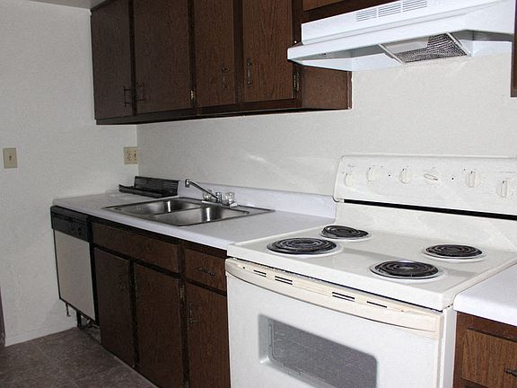 3rd image of 5853 Troy Villa Blvd