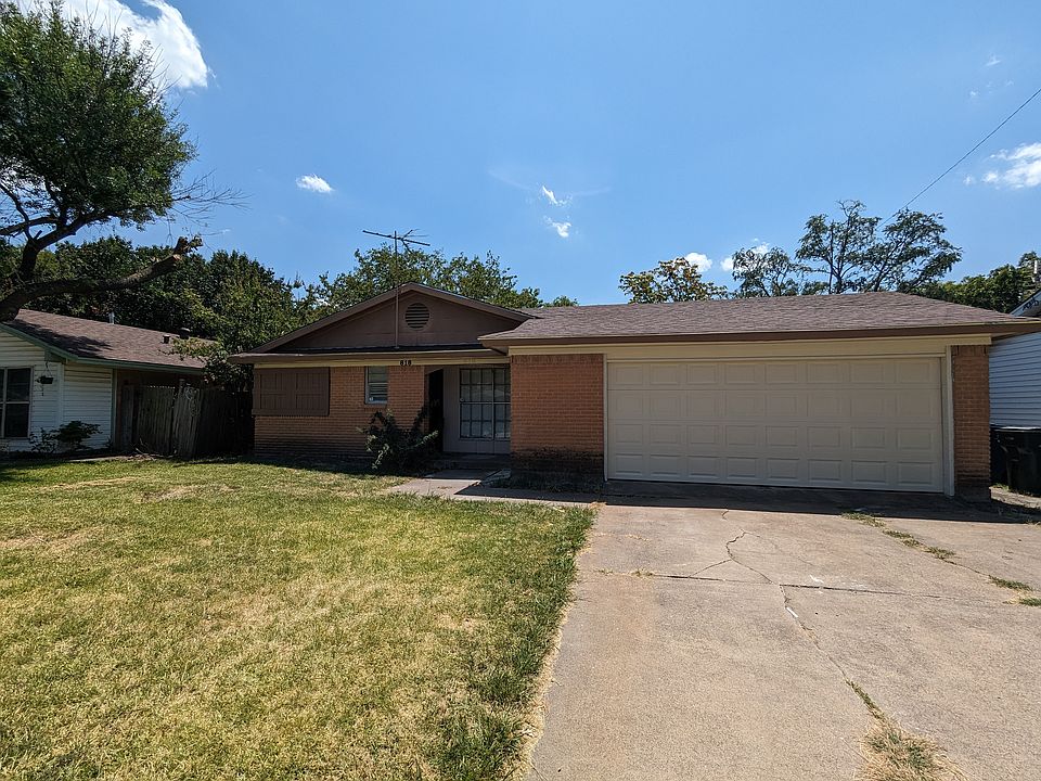 1st image of 818 Calvin Dr