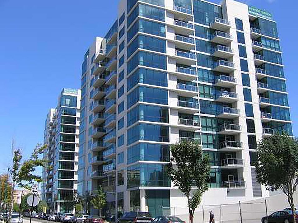 The Emerald at 123 S Green Street