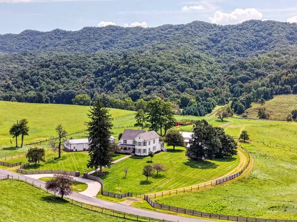 743 Crocketts Cove Rd, Wytheville, VA 24382