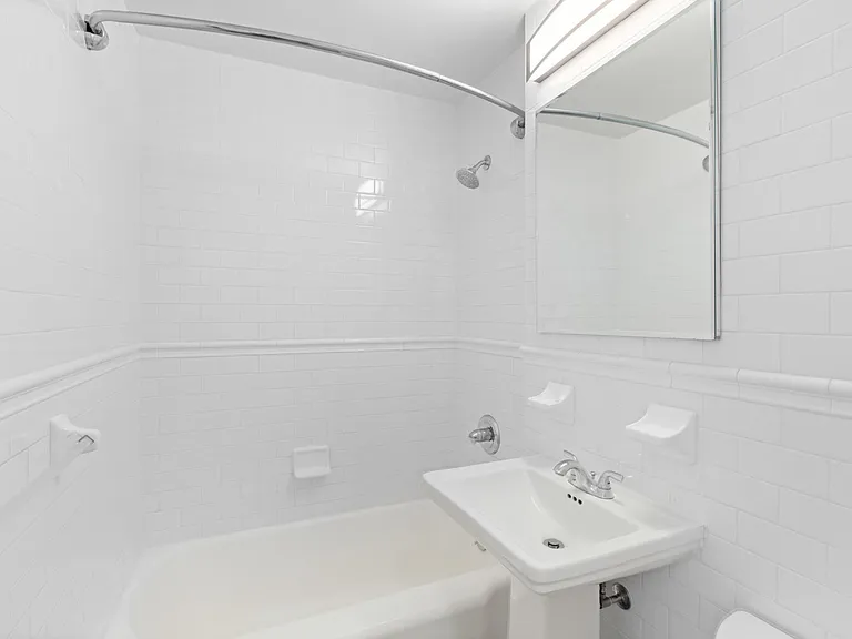 320 E 23rd St #4H — Photo 8