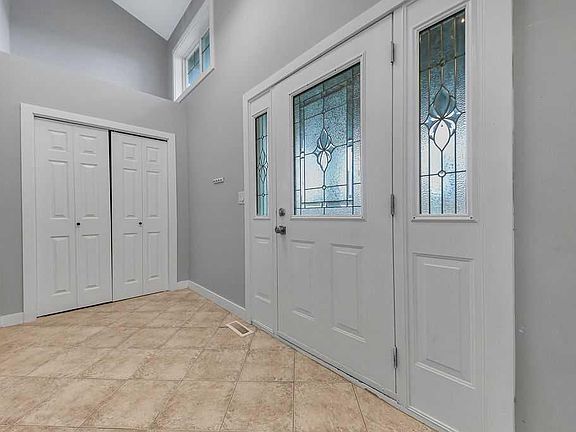 4th image of 43 E Lindman Close
