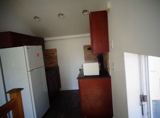 77 Old Dock Rd, Smithtown, NY 11787