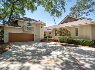24 Strawberry Hill Rd, Hilton Head Island, SC 29928