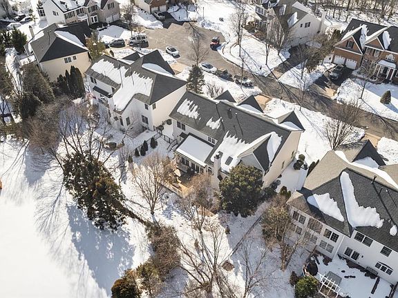 3rd image of 5029 Warwick Hills Ct