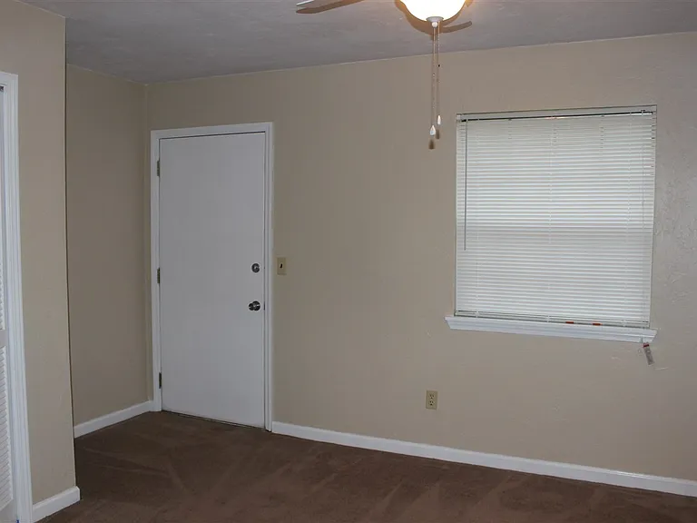 1253 Continental Ct — Photo 7