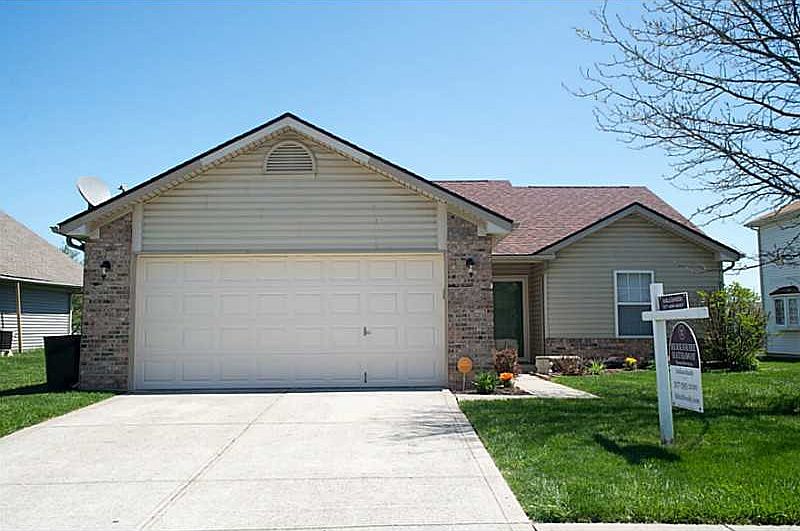 Exterior Front. Beautiful Washington township ranch