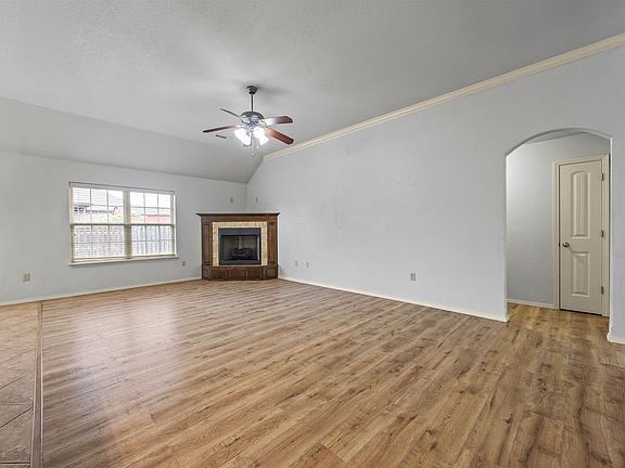 4th image of 3106 Fernwood Ave