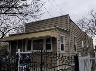 918 E 215th St, Bronx, NY 10469