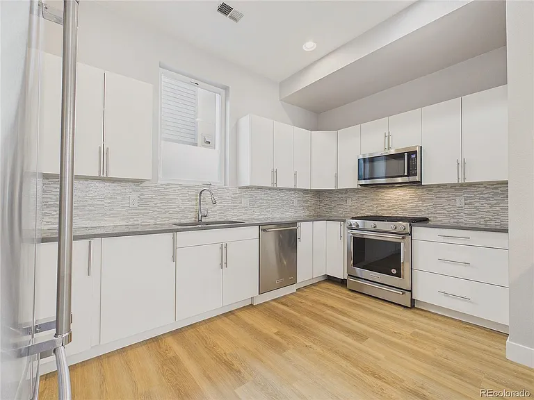 1632 Lowell Blvd #5 — Photo 11