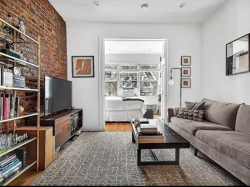 239 E 81st St #3D