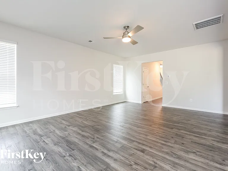 404 Stonefence Dr — Photo 5