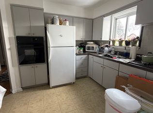 144 Roslyn Rd APT 2, Mineola, NY 11501