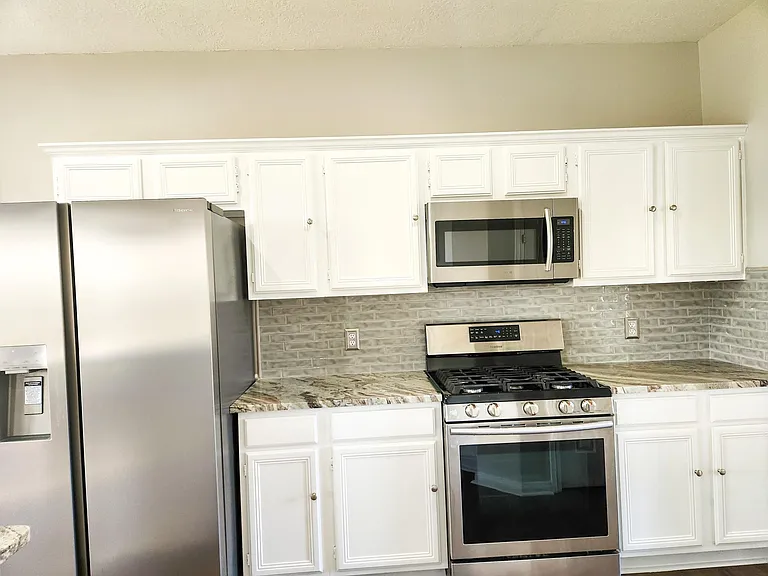 2412 N Mission Cir — Photo 11
