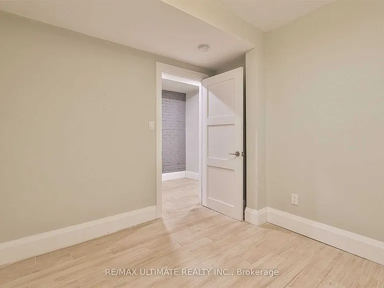 8 Grafton Ave #MAIN — Photo 15