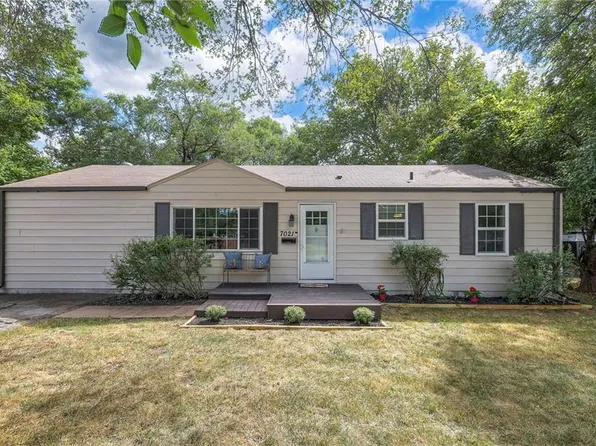 7021 Quivira Rd, Shawnee, KS 66216