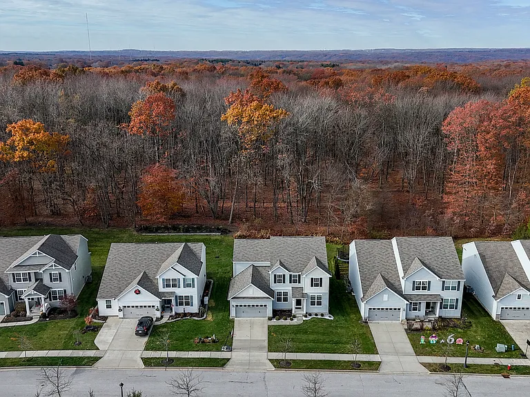 4816 Lake View Dr — Photo 3