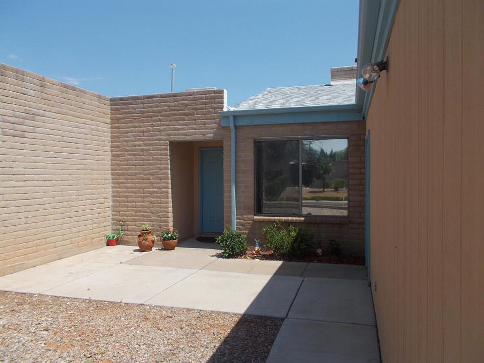 1st image of 3009 E Brae Burn St