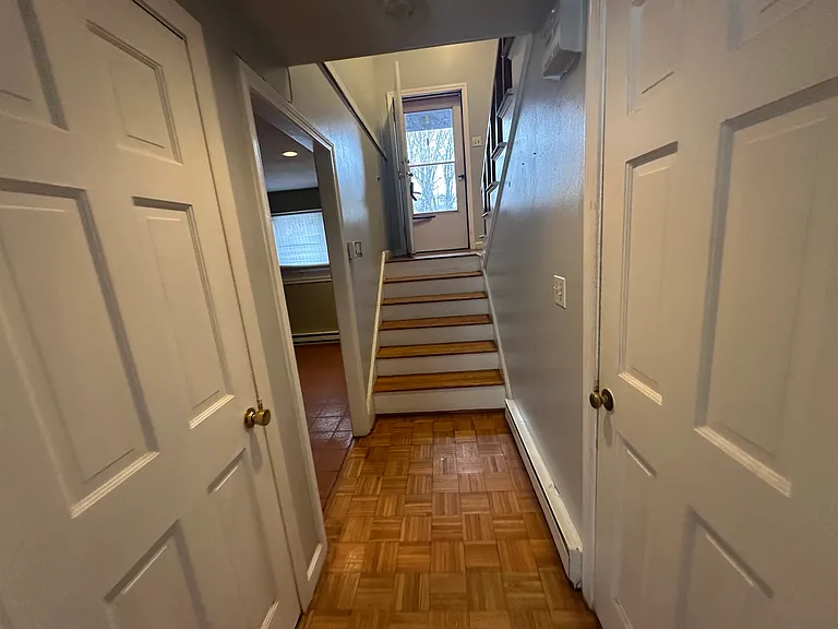 87 Phelps St — Photo 7