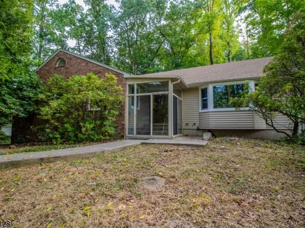 19 Sunrise Dr, Warren Twp., NJ 07059