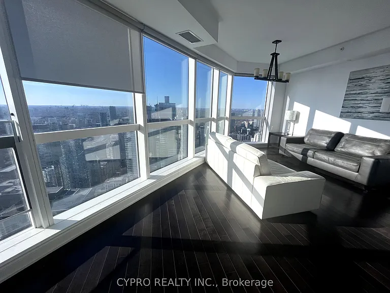 388 Yonge St #6516 — Photo 9