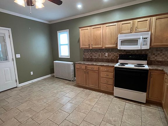 5th image of 1 Arnold Ave #2