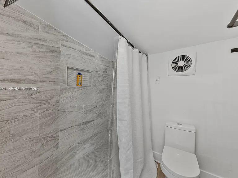 2946 SW 26th St #2 — Photo 4