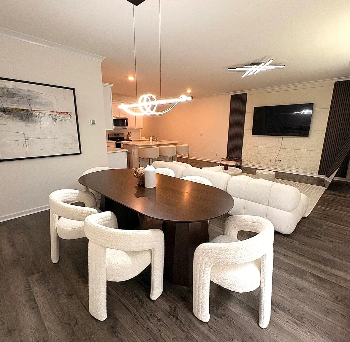 3 bed, 2.5 bath, 1800 sqft, $2,300 — Photo 1