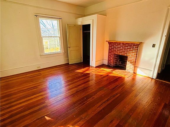 3rd image of 75 Arch St